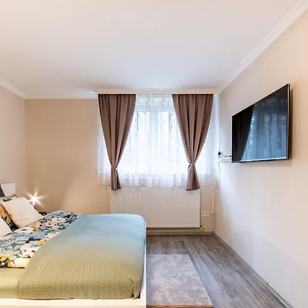 Cozy - New - Modern * Budapešť